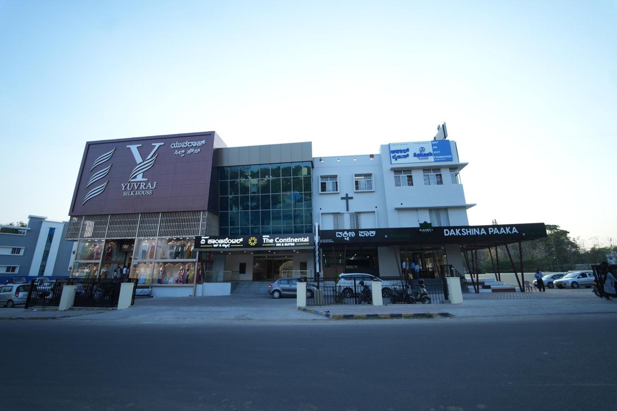 The Continental Inn & Suites Mysore Exterior foto